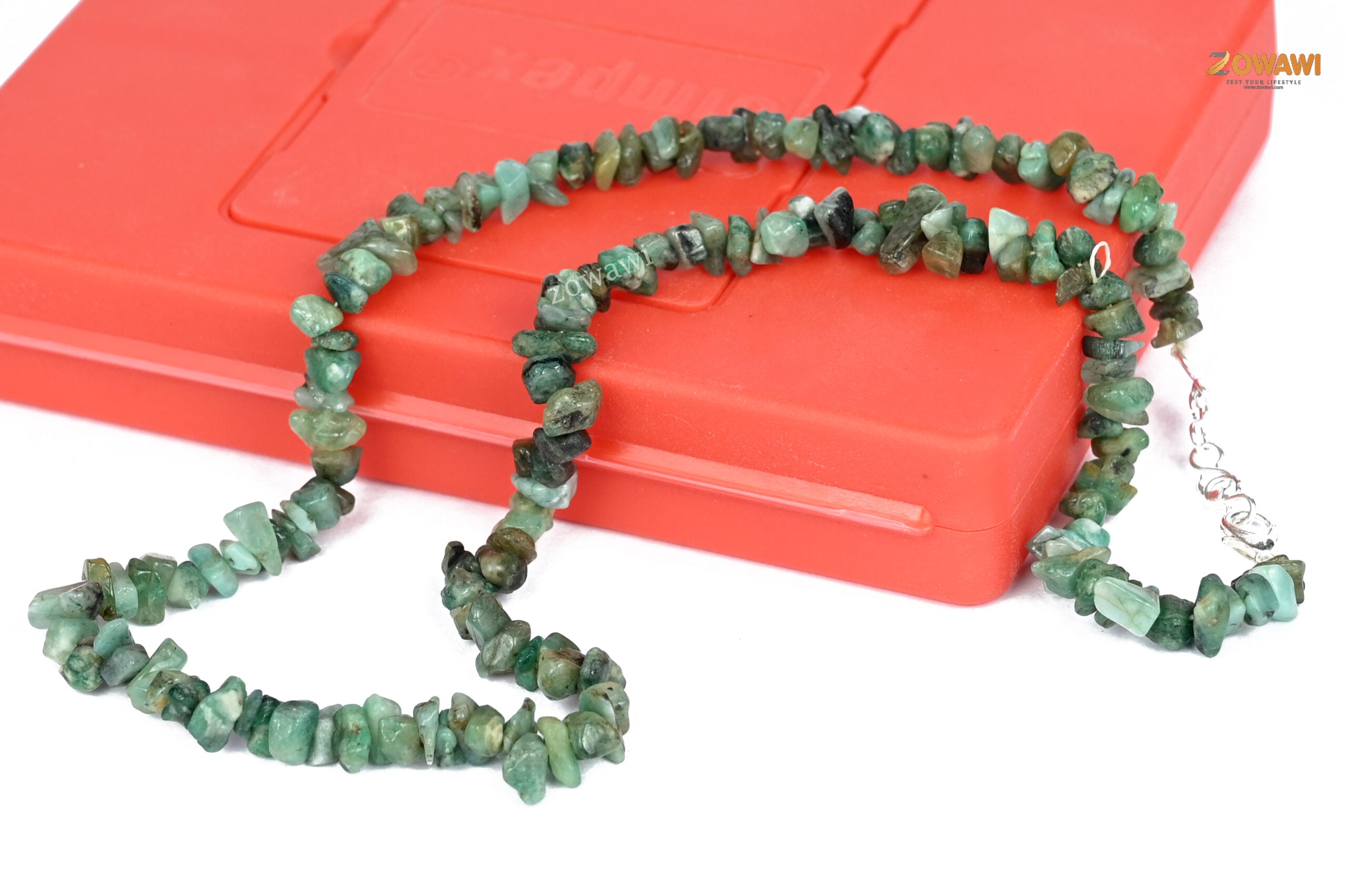 Premium Green Emerald Chips Necklace For Daily Wear