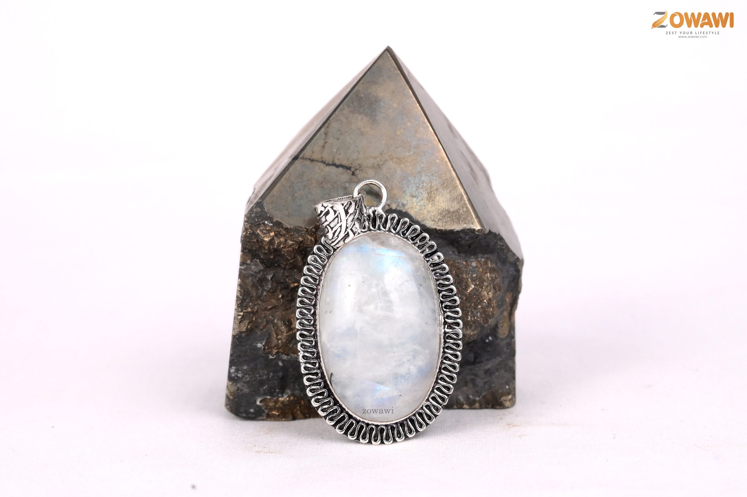 Natural Rainbow Moonstone Unisex Pendant In Sterling Silver With Neck Chain
